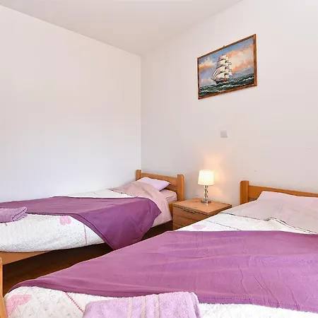 Livio 2257 Apartmán *